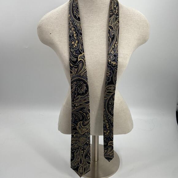 Geoffrey Beene silk patterned tie - Picture 1 of 4